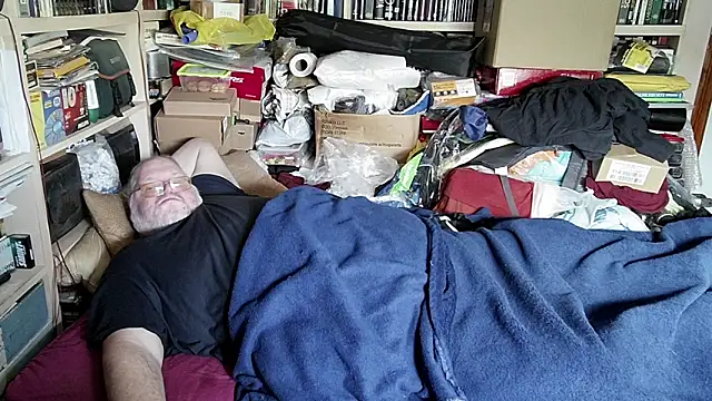 Snapshot of hadeszeuss2 chatting on 03-03-25, 03:31 hadeszeuss2 online show from 03-03-25, 03:31