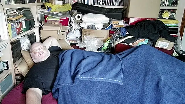 Snapshot of hadeszeuss2 chatting on 03-04-25, 02:42 hadeszeuss2 online show from 03-04-25, 02:42