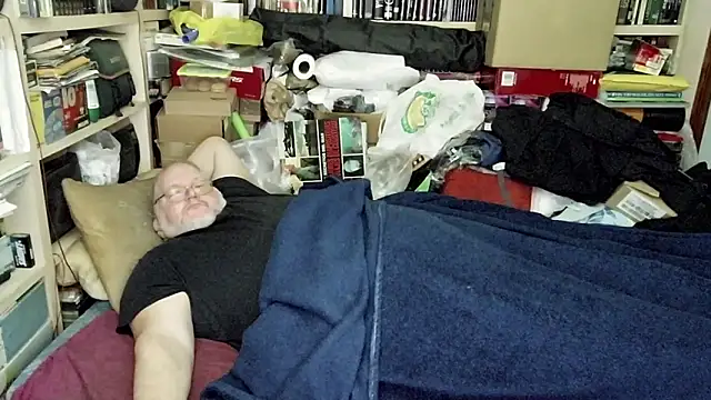 Snapshot of hadeszeuss2 chatting on 03-05-25, 05:50 hadeszeuss2 online show from 03-05-25, 05:50