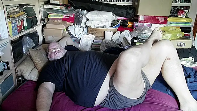 Snapshot of hadeszeuss2 chatting on 03-11-25, 02:40 hadeszeuss2 online show from 03-11-25, 02:40