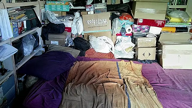 Snapshot of hadeszeuss2 chatting on 10-24-25, 02:57 hadeszeuss2 online show from 10-24-25, 02:57