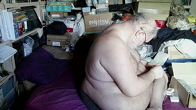 Snapshot of hadeszeuss2 chatting on 11-12-25, 02:28 hadeszeuss2 online show from 11-12-25, 02:28