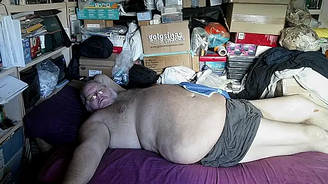 Snapshot of hadeszeuss2 chatting on 11-14-25, 03:11 hadeszeuss2 online show from 11-14-25, 03:11