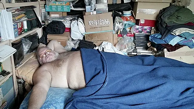 Snapshot of hadeszeuss2 chatting on 11-25-25, 03:23 hadeszeuss2 online show from 11-25-25, 03:23