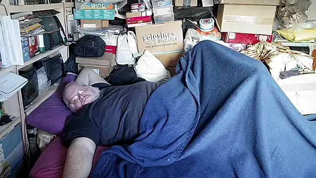 Snapshot of hadeszeuss2 chatting on 12-01-25, 03:39 hadeszeuss2 online show from 12-01-25, 03:39