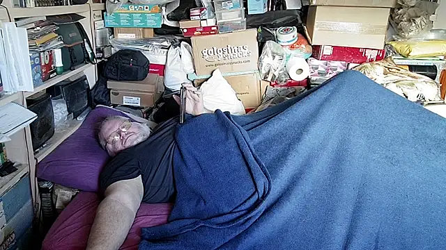 Snapshot of hadeszeuss2 chatting on 12-03-25, 03:21 hadeszeuss2 online show from 12-03-25, 03:21