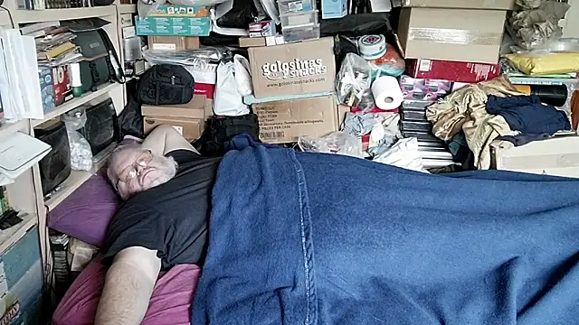 Snapshot of hadeszeuss2 chatting on 12-04-25, 02:26 hadeszeuss2 online show from 12-04-25, 02:26