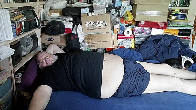 hadeszeuss2 online show from 04-22-26, 01:45