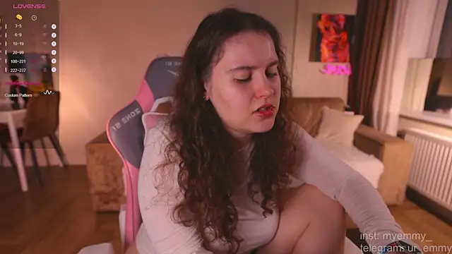 Snapshot of My_Emmy chatting on 01-16-26, 09:52 My Emmy online show from 01-16-26, 09:52