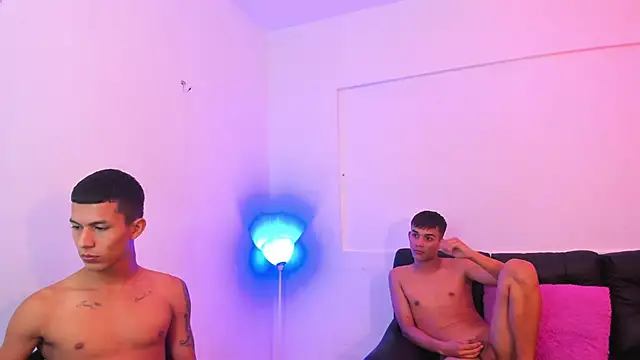 Snapshot of interracial_wallen chatting on 01-18-25, 05:31 interracial wallen online show from 01-18-25, 05:31