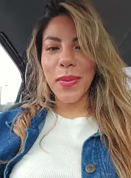 Karen San Miguel online show from 09-30-25, 02:33