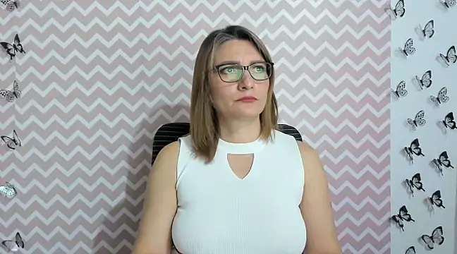 Amie Adams82  online show from 12-02-24, 04:42