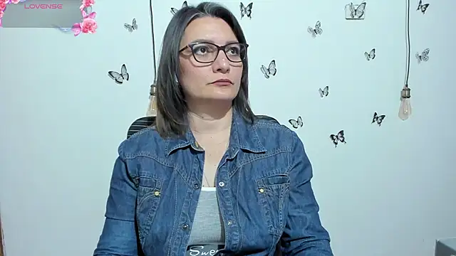 Amie Adams82  online show from 10-20-25, 02:50