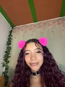 Snapshot of Dear_anne chatting on 01-09-25, 05:44 Dear anne online show from 01-09-25, 05:44