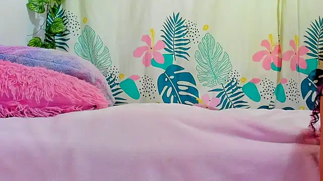 Snapshot of Dear_anne chatting on 01-16-25, 02:30 Dear anne online show from 01-16-25, 02:30