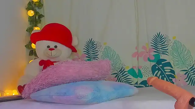 Snapshot of Dear_anne chatting on 01-29-25, 12:35 Dear anne online show from 01-29-25, 12:35