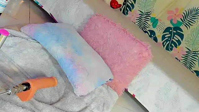 Snapshot of Dear_anne chatting on 02-07-25, 05:52 Dear anne online show from 02-07-25, 05:52