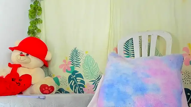 Snapshot of Dear_anne chatting on 10-17-25, 01:09 Dear anne online show from 10-17-25, 01:09