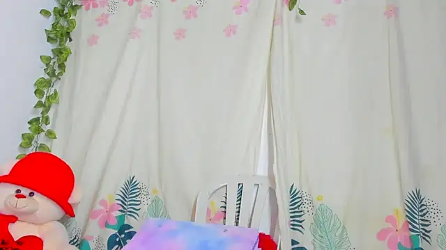 Snapshot of Dear_anne chatting on 10-22-25, 09:36 Dear anne online show from 10-22-25, 09:36