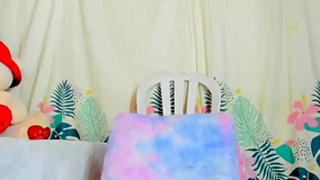 Snapshot of Dear_anne chatting on 10-26-25, 06:47 Dear anne online show from 10-26-25, 06:47