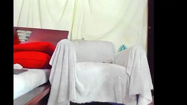 Snapshot of Dear_anne chatting on 02-10-26, 08:35 Dear anne online show from 02-10-26, 08:35