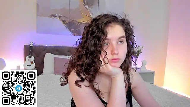 Snapshot of Ariella_Sol chatting on 12-27-24, 07:18 Ariella Sol online show from 12-27-24, 07:18