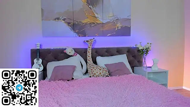 Snapshot of Ariella_Sol chatting on 01-15-25, 07:05 Ariella Sol online show from 01-15-25, 07:05