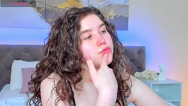 Snapshot of Ariella_Sol chatting on 01-18-25, 07:17 Ariella Sol online show from 01-18-25, 07:17