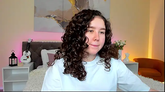 Snapshot of Ariella_Sol chatting on 01-27-25, 01:05 Ariella Sol online show from 01-27-25, 01:05