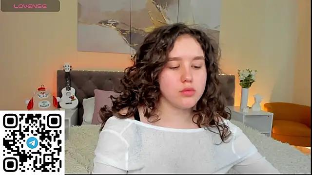 Snapshot of Ariella_Sol chatting on 02-06-25, 07:13 Ariella Sol online show from 02-06-25, 07:13