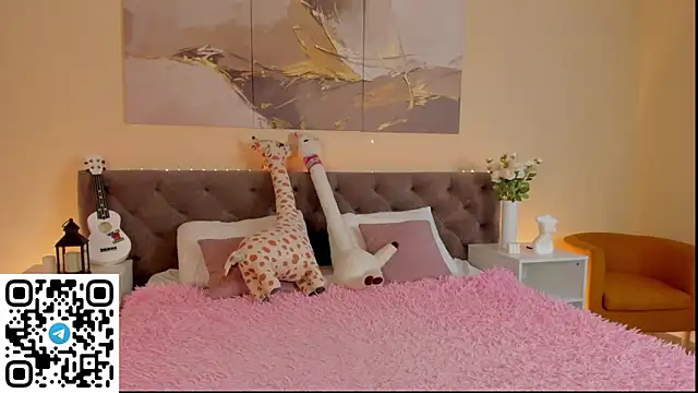 Snapshot of Ariella_Sol chatting on 03-23-25, 01:09 Ariella Sol online show from 03-23-25, 01:09