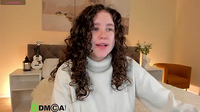 Snapshot of Ariella_Sol chatting on 10-07-25, 01:03 Ariella Sol online show from 10-07-25, 01:03