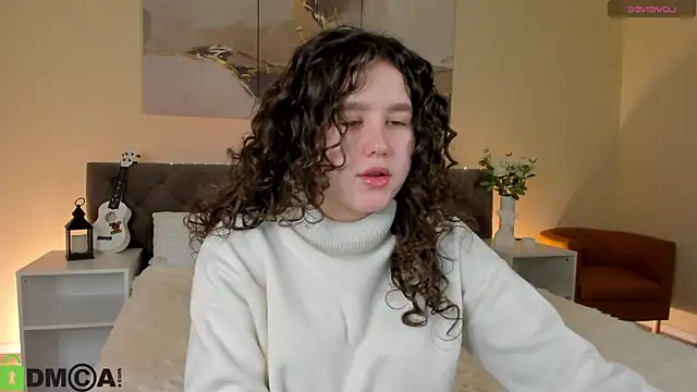 Snapshot of Ariella_Sol chatting on 10-13-25, 01:05 Ariella Sol online show from 10-13-25, 01:05