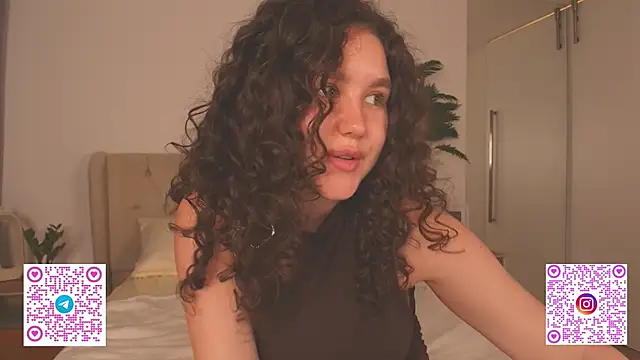 Snapshot of Ariella_Sol chatting on 01-08-26, 07:27 Ariella Sol online show from 01-08-26, 07:27