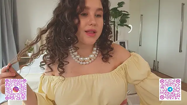 Snapshot of Ariella_Sol chatting on 01-13-26, 07:08 Ariella Sol online show from 01-13-26, 07:08