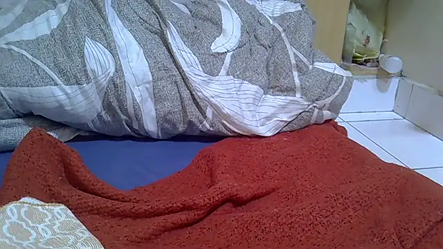 Snapshot of pretty_brina chatting on 11-25-25, 10:04 pretty brina online show from 11-25-25, 10:04