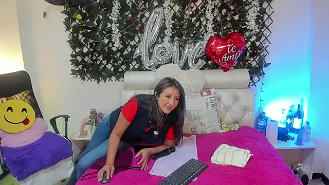 any mour online show from 03-18-25, 03:31