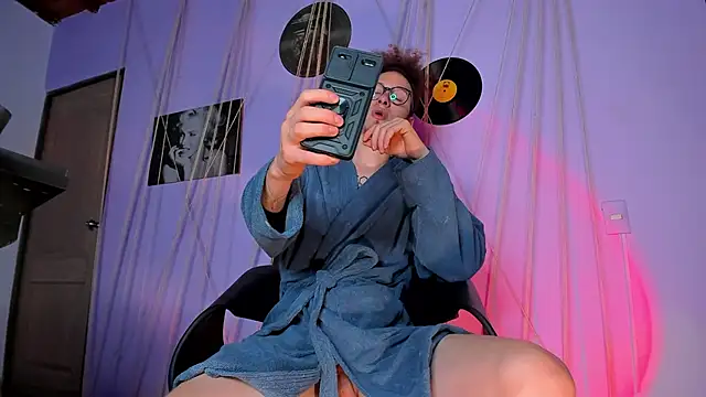 Snapshot of MrShaggy chatting on 02-03-25, 09:52 MrShaggy online show from 02-03-25, 09:52