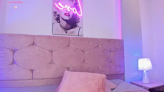 Cameliaa Smiith online show from 12-13-24, 06:21