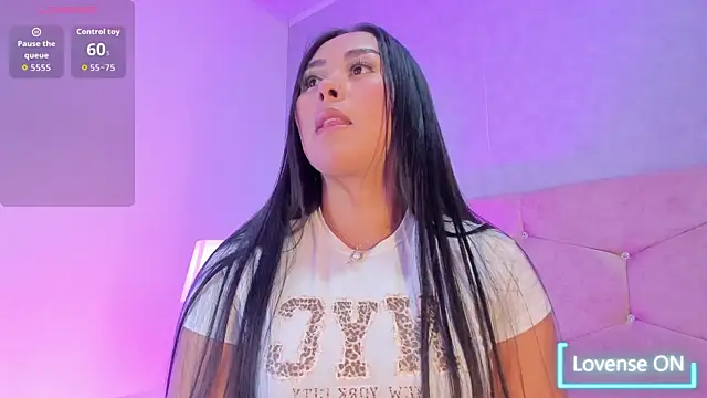 Snapshot of Cameliaa_Smiith chatting on 11-27-25, 02:46 Cameliaa Smiith online show from 11-27-25, 02:46