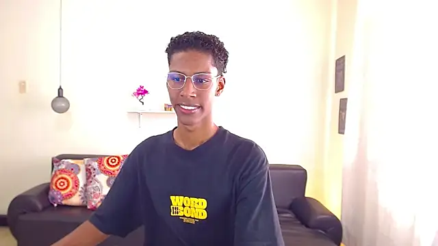 maiki18  online show from 01-18-25, 01:29