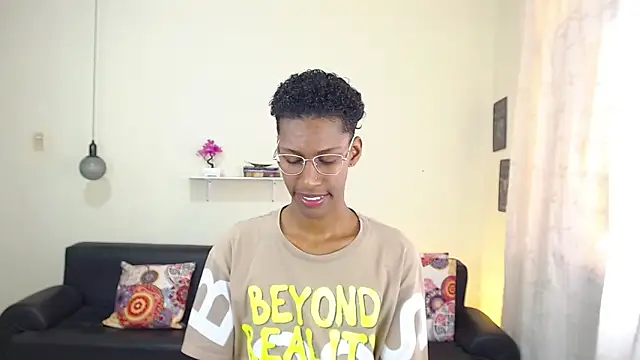 maiki18  online show from 02-06-25, 01:21