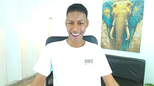 maiki18  online show from 11-12-25, 08:52