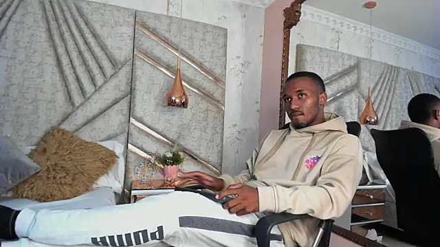 Snapshot of JamesParck chatting on 01-19-25, 03:42 JamesParck online show from 01-19-25, 03:42