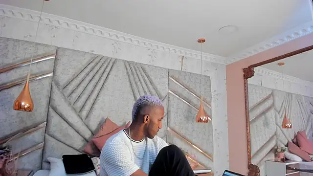 Snapshot of JamesParck chatting on 02-08-25, 05:08 JamesParck online show from 02-08-25, 05:08