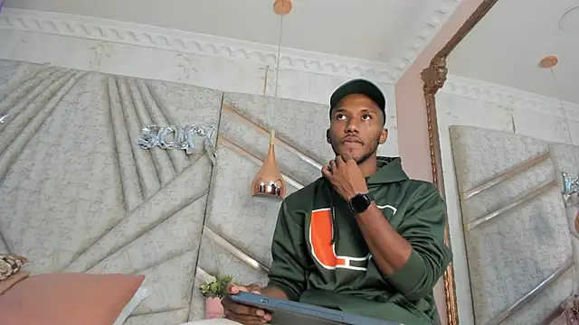 Snapshot of JamesParck chatting on 02-19-25, 06:21 JamesParck online show from 02-19-25, 06:21