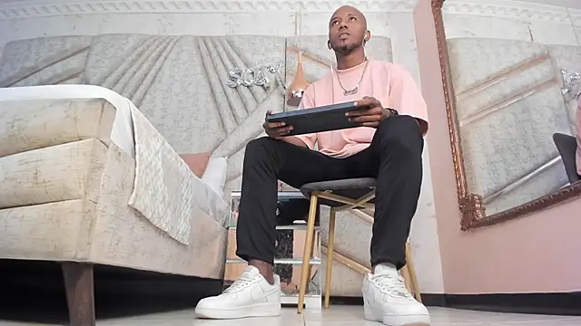 Snapshot of JamesParck chatting on 02-22-25, 11:24 JamesParck online show from 02-22-25, 11:24