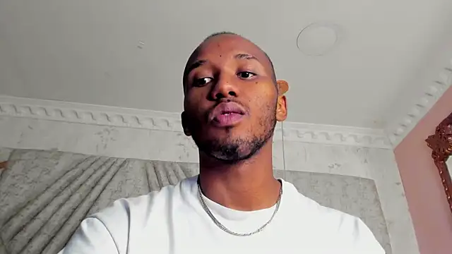 Snapshot of JamesParck chatting on 03-01-25, 03:05 JamesParck online show from 03-01-25, 03:05