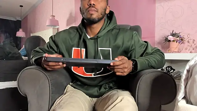 Snapshot of JamesParck chatting on 02-20-26, 11:16 JamesParck online show from 02-20-26, 11:16