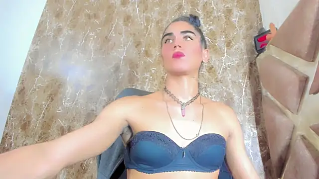 Snapshot of hannabigdirty chatting on 10-19-25, 06:47 hannabigdirty online show from 10-19-25, 06:47